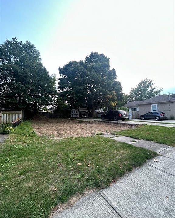 1st image of 170 Saint David St