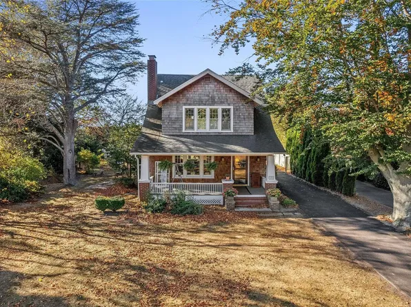 570 Pequash Avenue, Cutchogue, NY 11935