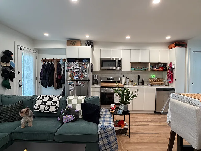 1756 W Rosehill Dr #2D — Photo 6
