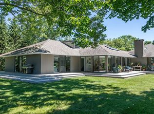 19 Hifield Dr, Washington Depot, CT 06794