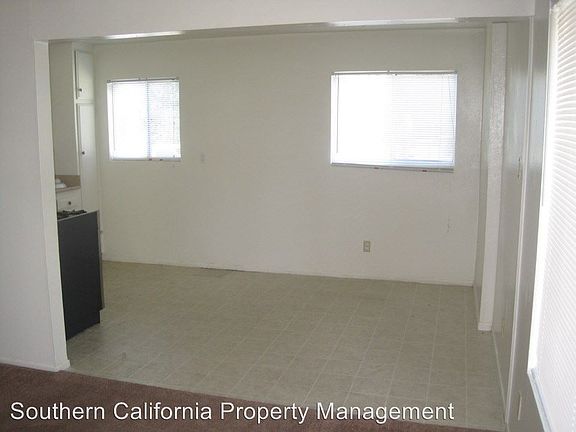 3rd image of 1558 N Hope Ave APT C