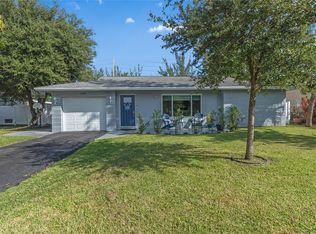 9505 NW 80th Pl, Tamarac, FL 33321