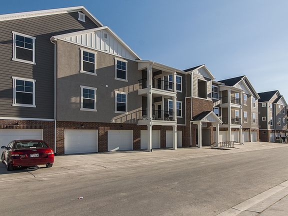 3rd image of 2184 W Main St Unit C301