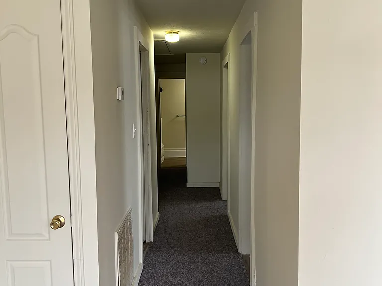 2411 Scovel St #A — Photo 4