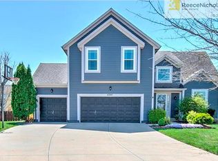 6345 Lakecrest Dr, Shawnee, KS 66218