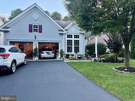 2nd image of 5 Golf View Dr