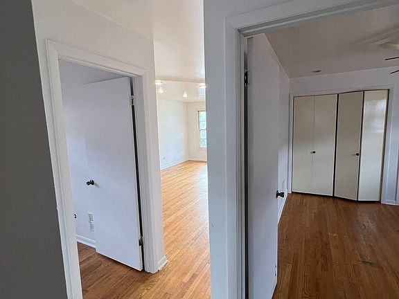4th image of 391 Madison Ave
