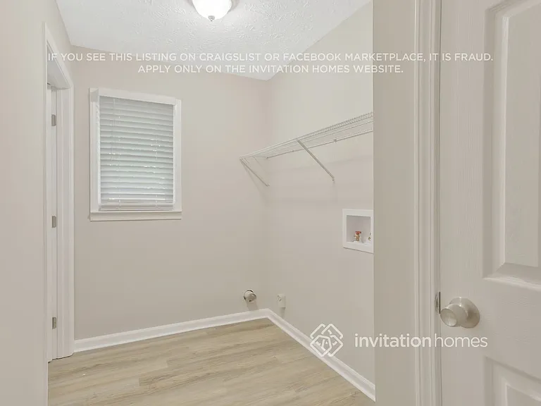 4036 Macedin Ct — Photo 16