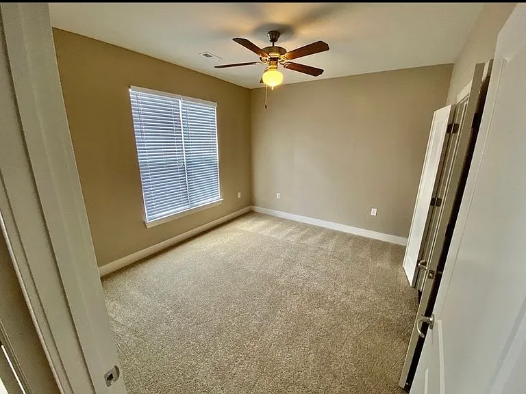 Cox Creek at Reagan Crossing Apartments — Photo 20