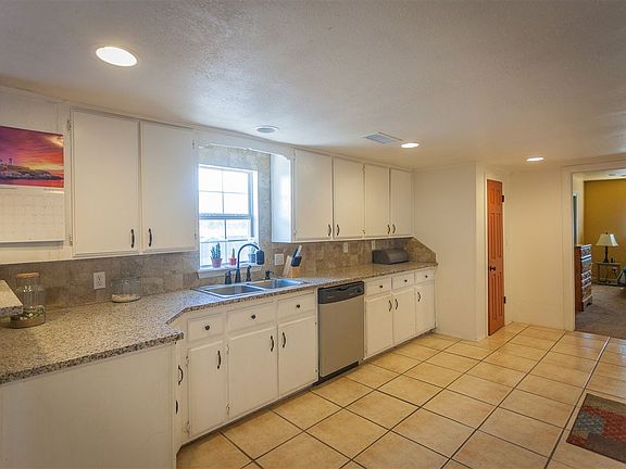 5th image of 1309 N Montana Ave