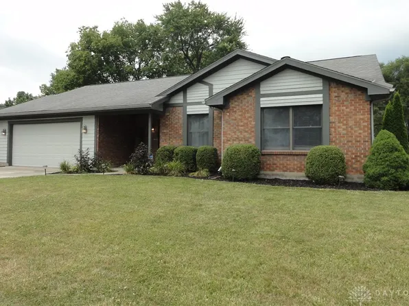 246 Woodlawn Dr, Tipp City, OH 45371