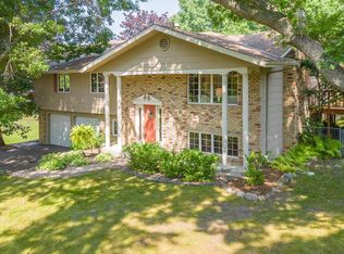 1401 Indian Oaks Trl, Arden Hills, MN 55112