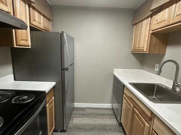 519 Burnett Ave S #1 — Photo 5