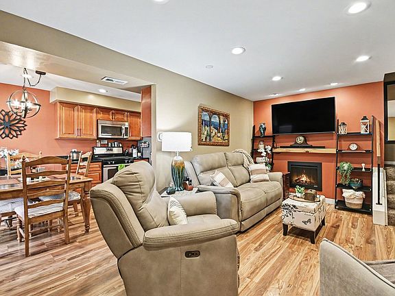 4th image of 2225 Daffodil Dr #308C