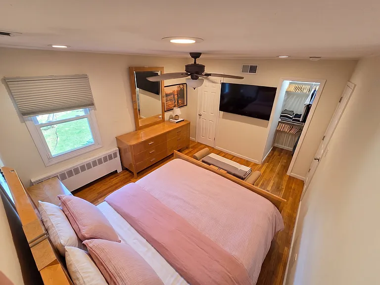 54 Jerome Ave — Photo 25