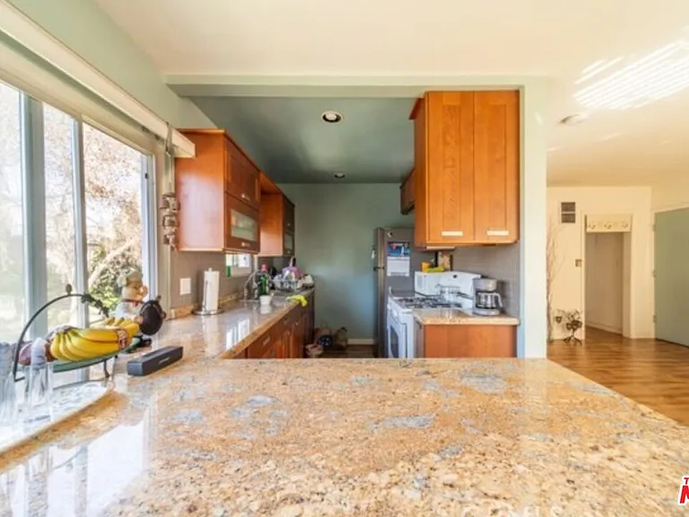 138 S Saint Andrews Pl #4 — Photo 7