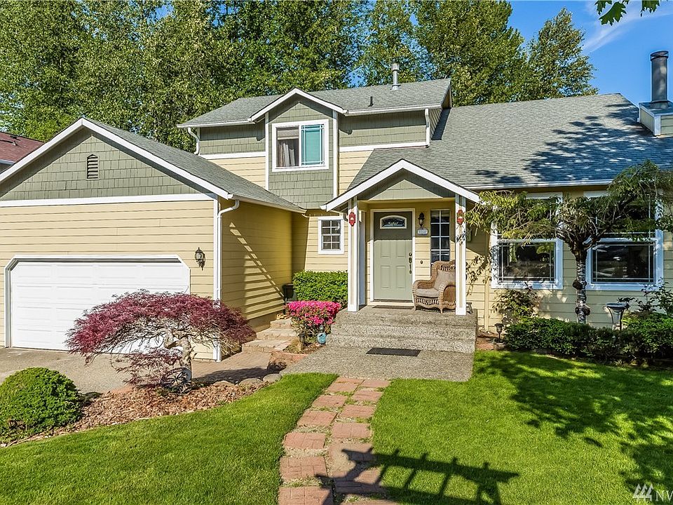 Highly Desireable Emerald Downs Neighborhood Backing to Permanent Greenbelt, walking Distance to Middle School & High School.