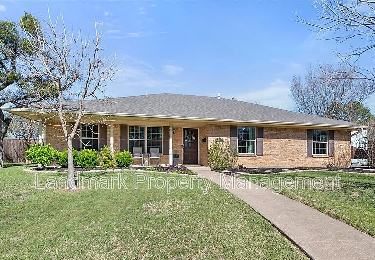 1415 Moss Rose Cir — Photo 2