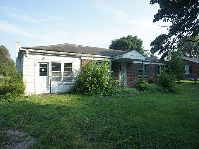 1st image of 86 Suzanne Ave