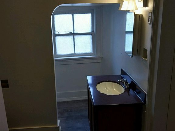 3rd image of 143 W Mulberry St APT A