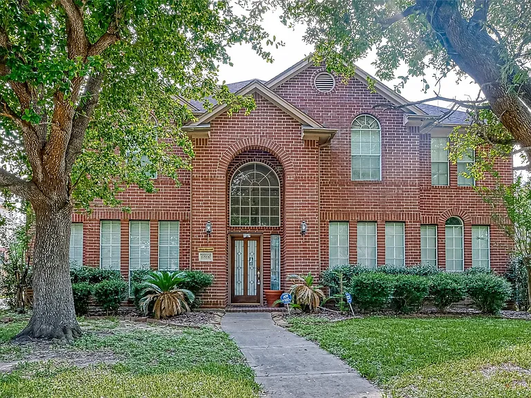 6806 Rhodes Ct — Photo 3