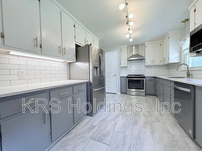 1512 Basewood Dr — Photo 13