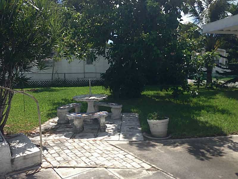 2nd image of 2480 NE 136th St