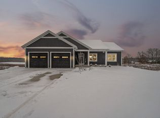 2963 Potters Rd, Ionia, MI 48846