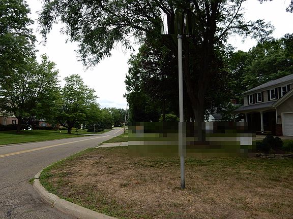 4th image of 1872 Breezewood Dr