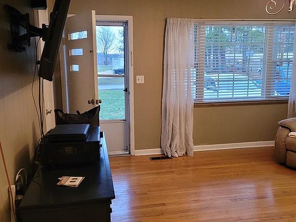 3rd image of 128 Myers Subdivision Dr