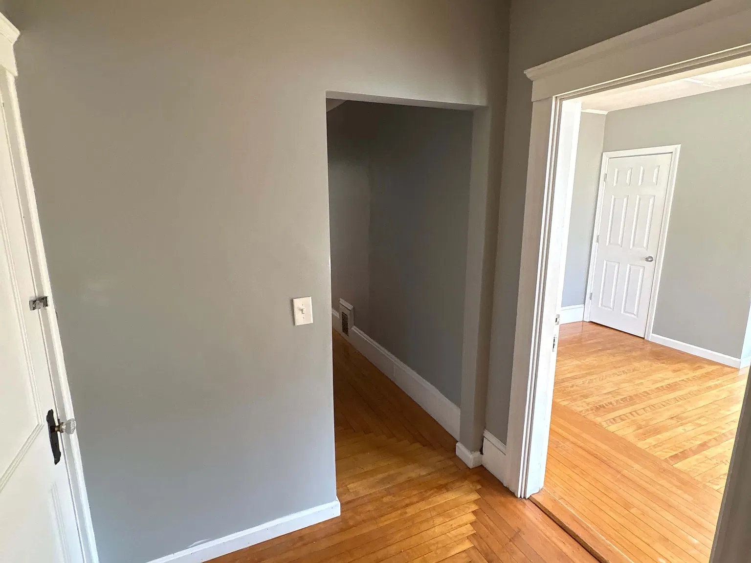 3 bed, 1.5 bath, 1300 sqft, $2,800 — Photo 3
