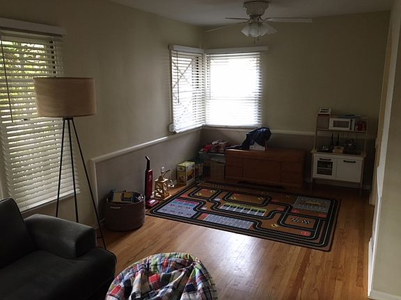 4th image of 4910 Vicwood Ave