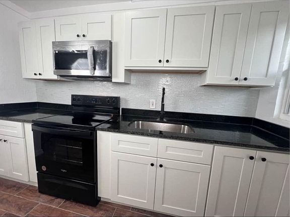 3rd image of 207 M A Board St Unit 19