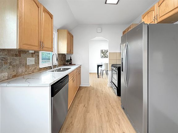 5th image of 1816 59th St