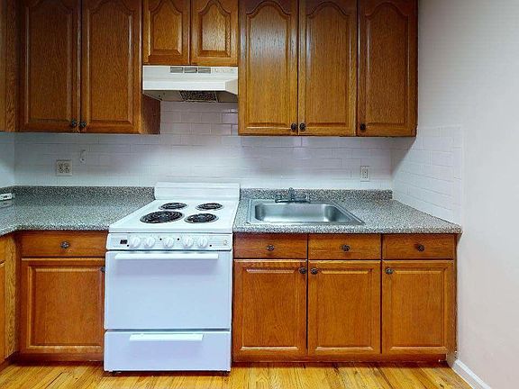 5th image of 29 Saint Marks Pl APT 1B