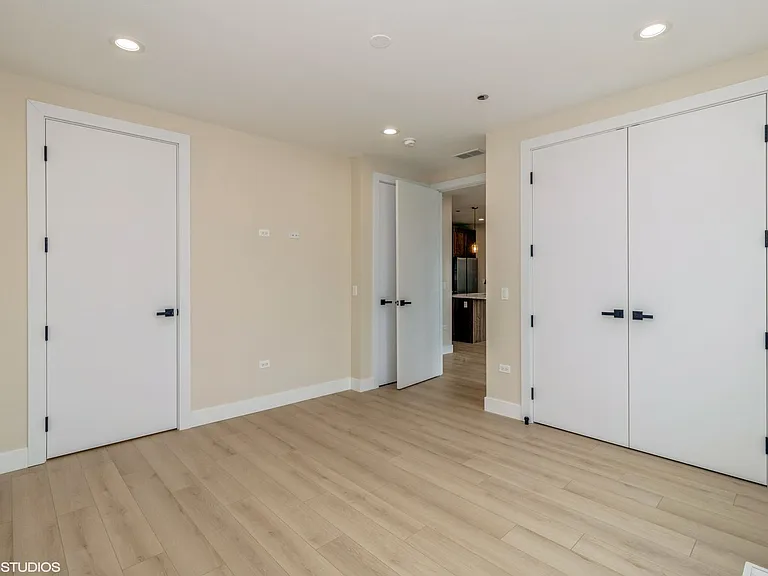 3043 W Irving Park Rd #305 — Photo 10