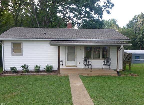 3rd image of 9 Cypress Dr