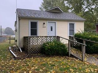 205 Ross St, Dawson, IL 62520