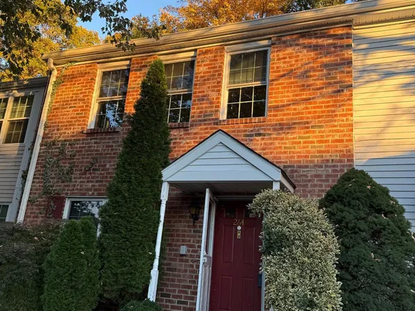 264 Palombi Ct, East Brunswick, NJ 08816