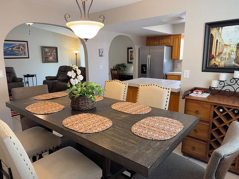 1910 Cabana Dr — Photo 13