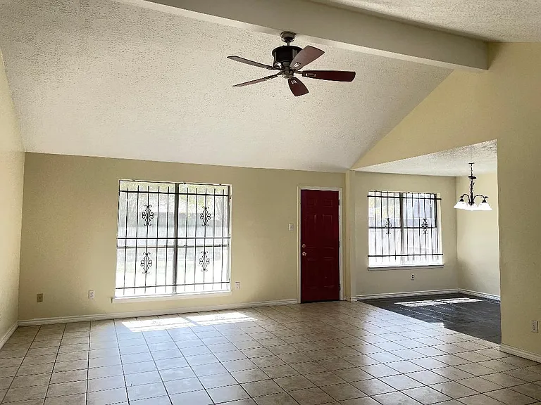 13410 Natasha Ln — Photo 2