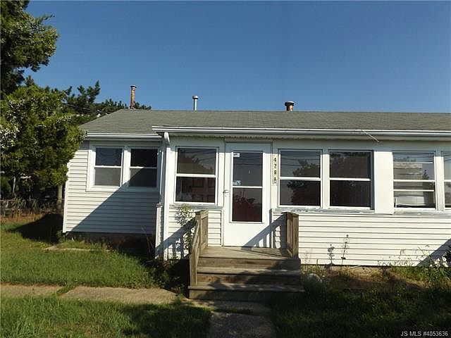 2nd image of 428 E Bay Ave