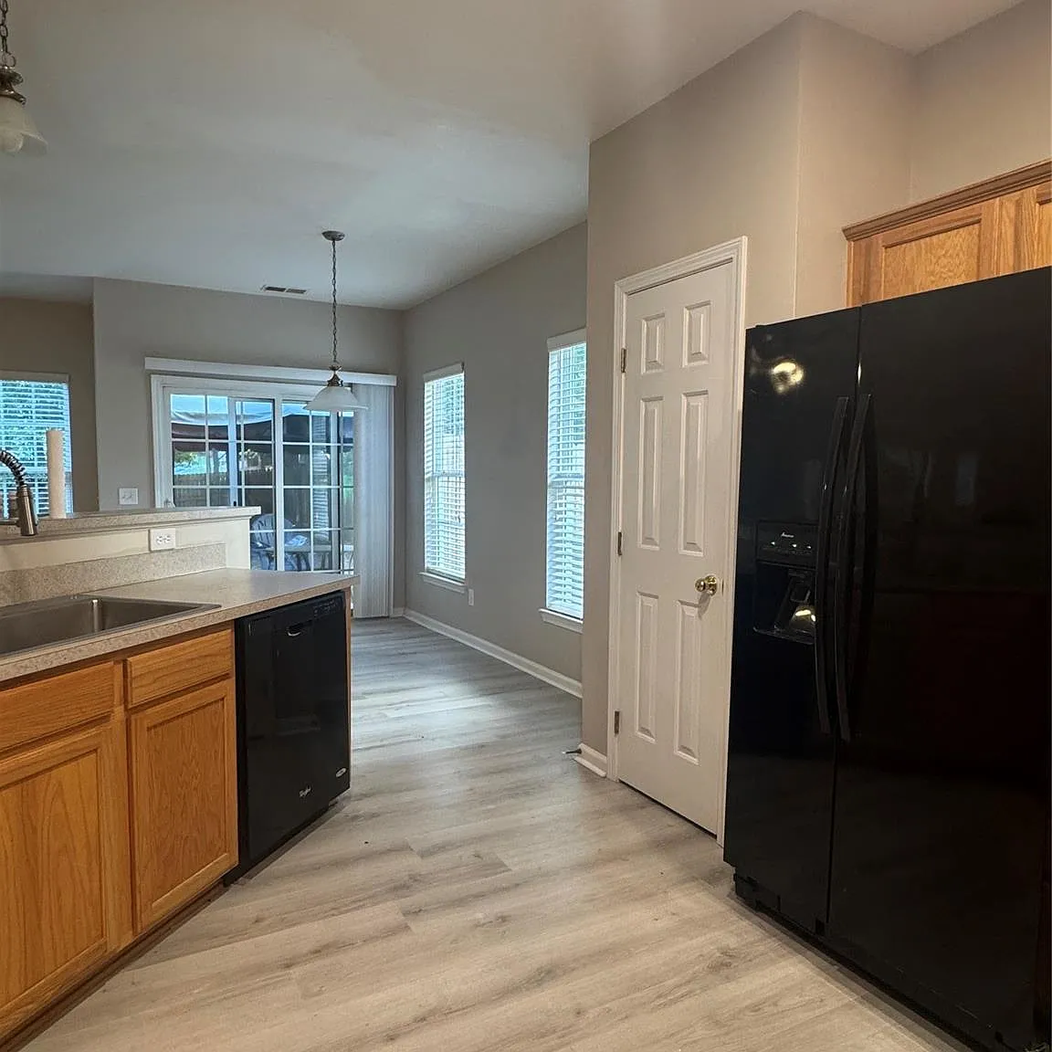 4 bed, 2.5 bath, $2,700 — Photo 4