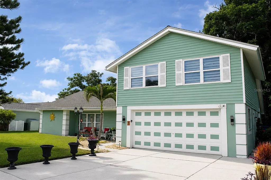 4 bed, 3.0 bath, 2047 sqft, $2,400 — Photo 2