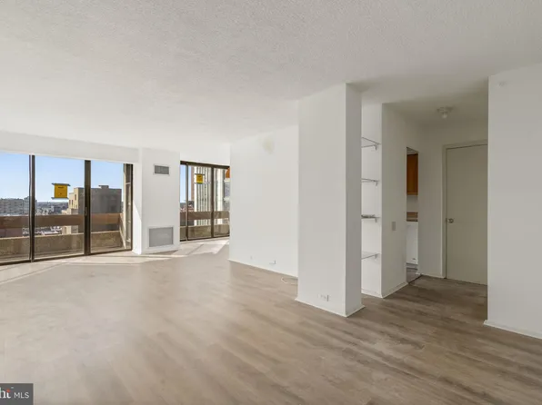 1326 Spruce St APT 1504, Philadelphia, PA 19107