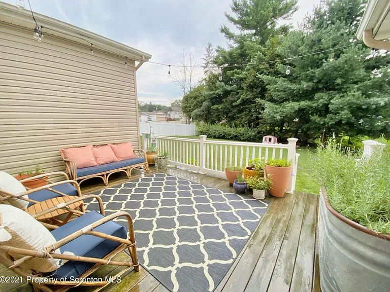 103 Wisteria Ln — Photo 8