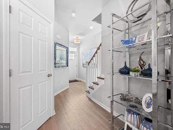 3rd image of 156 Bancroft Rd