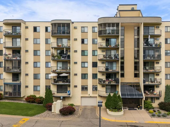 1111 Elway St APT 305, Saint Paul, MN 55116