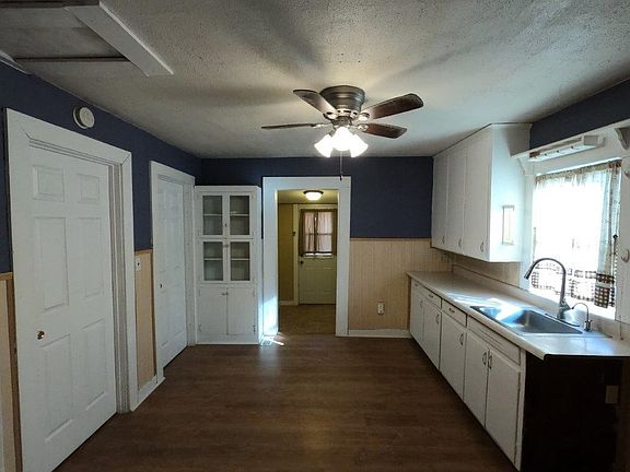 4th image of 1715 F Ave