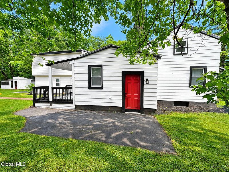 2nd image of 905 Balltown Road